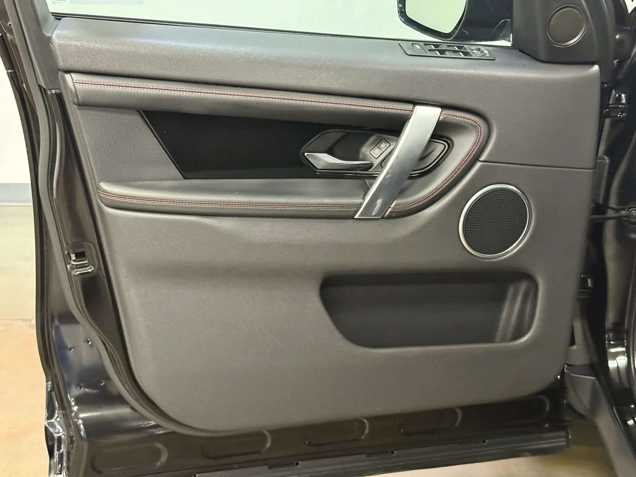 Used 2021 Land Rover Discovery Sport S R-Dynamic image 18