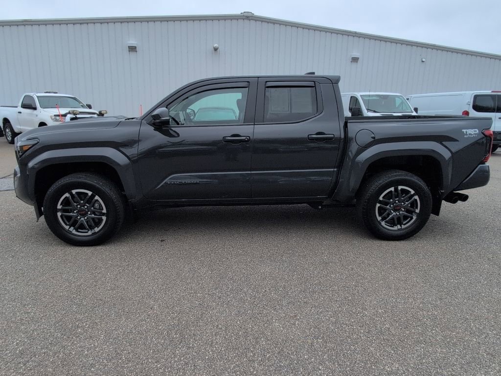Used 2024 Toyota Tacoma TRD Sport w/ TRD Sport Premium Package AWD/4WD image 3