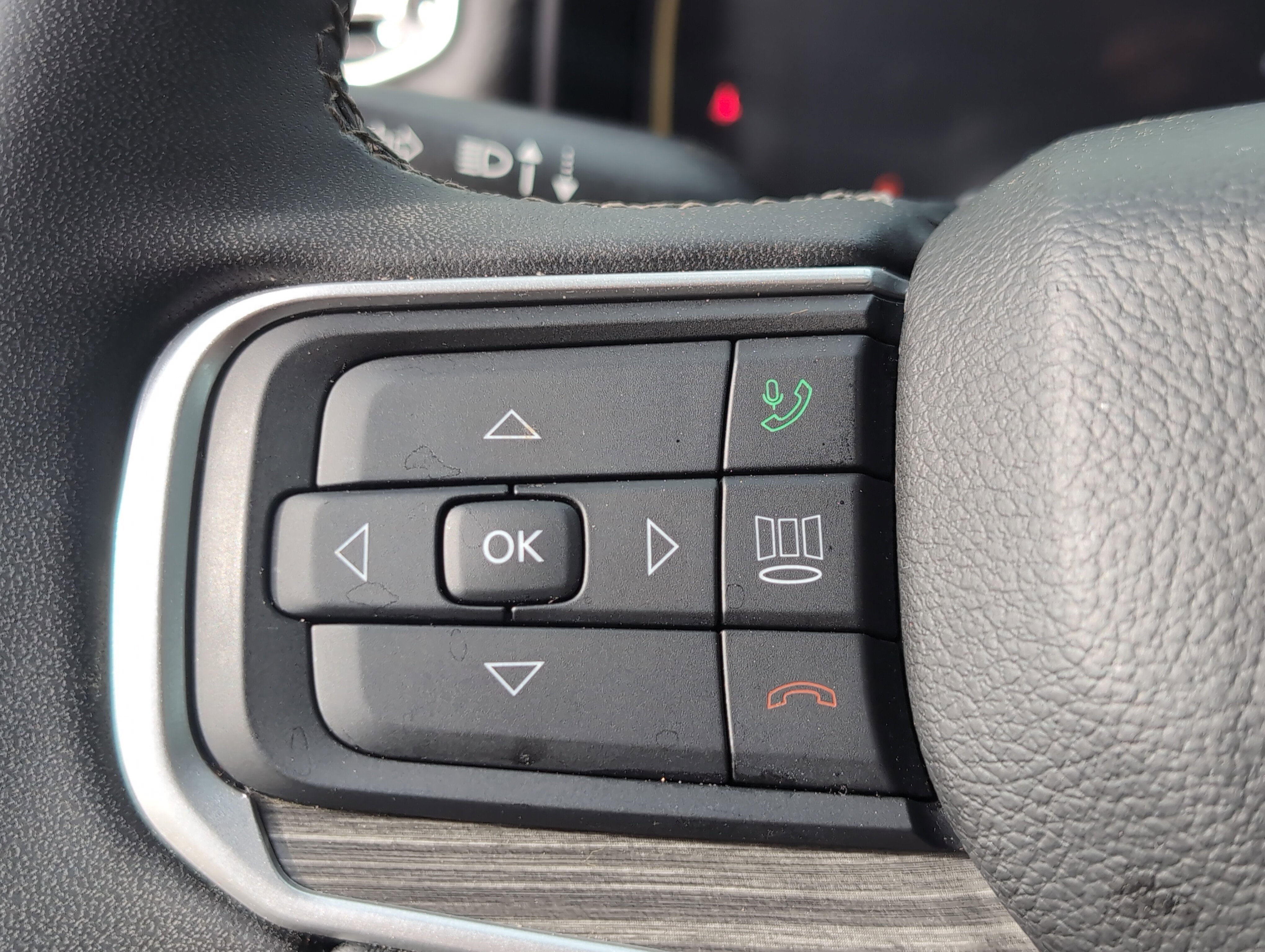 Used 2024 Jeep Wagoneer L Series II w/ Flexible Seating Group AWD/4WD image 18