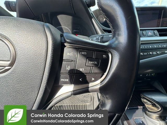 Used 2019 Lexus ES 300h w/ Accessory Package FWD image 16