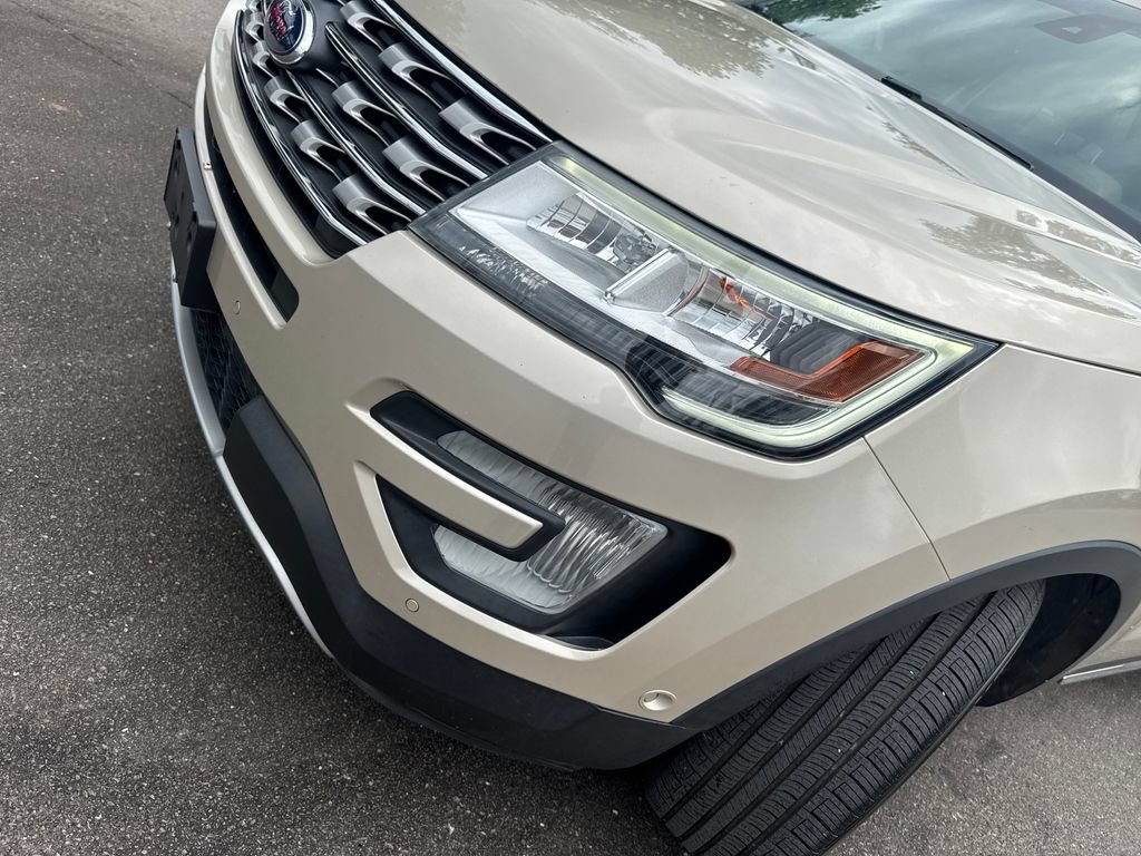 Used 2017 Ford Explorer Limited w/ Equipment Group 301A FWD image 32