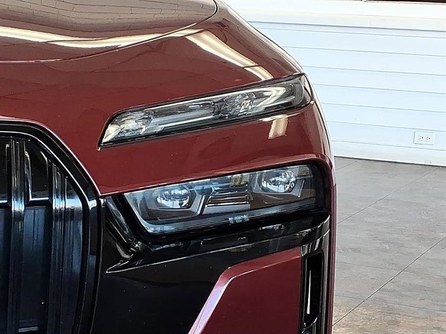Used 2023 BMW 760i xDrive w/ Executive Package AWD/4WD image 5