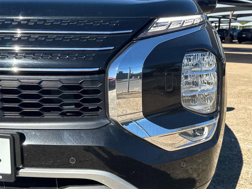 Used 2023 Mitsubishi Outlander SEL Black Edition image 7