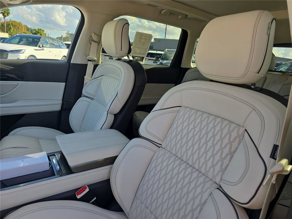 New 2026 Lincoln Nautilus Black Label AWD/4WD image 16