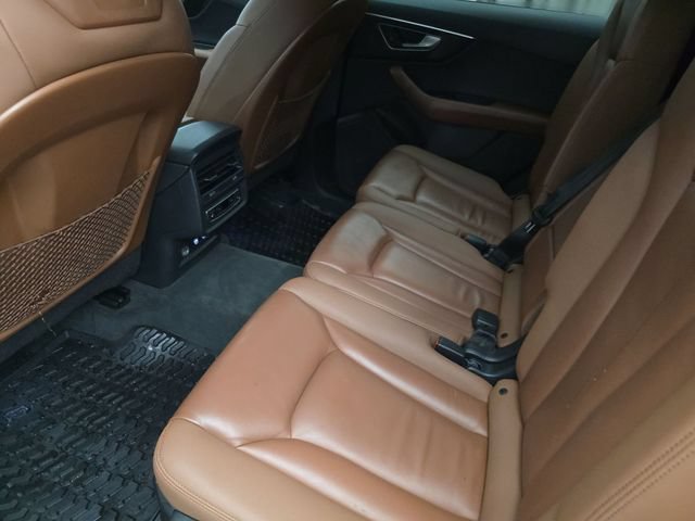 Used 2020 Audi Q7 2.0T Premium w/ Cold Weather Package AWD/4WD image 11