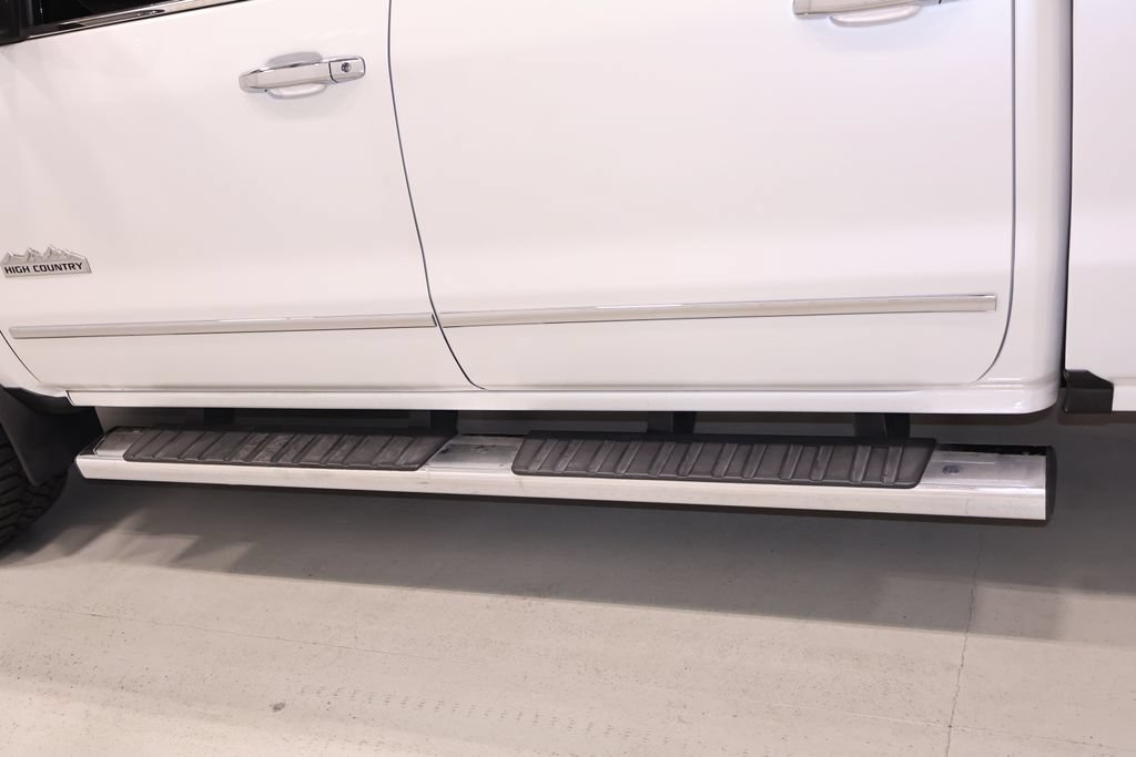 Used 2018 Chevrolet Silverado 1500 High Country AWD/4WD image 39