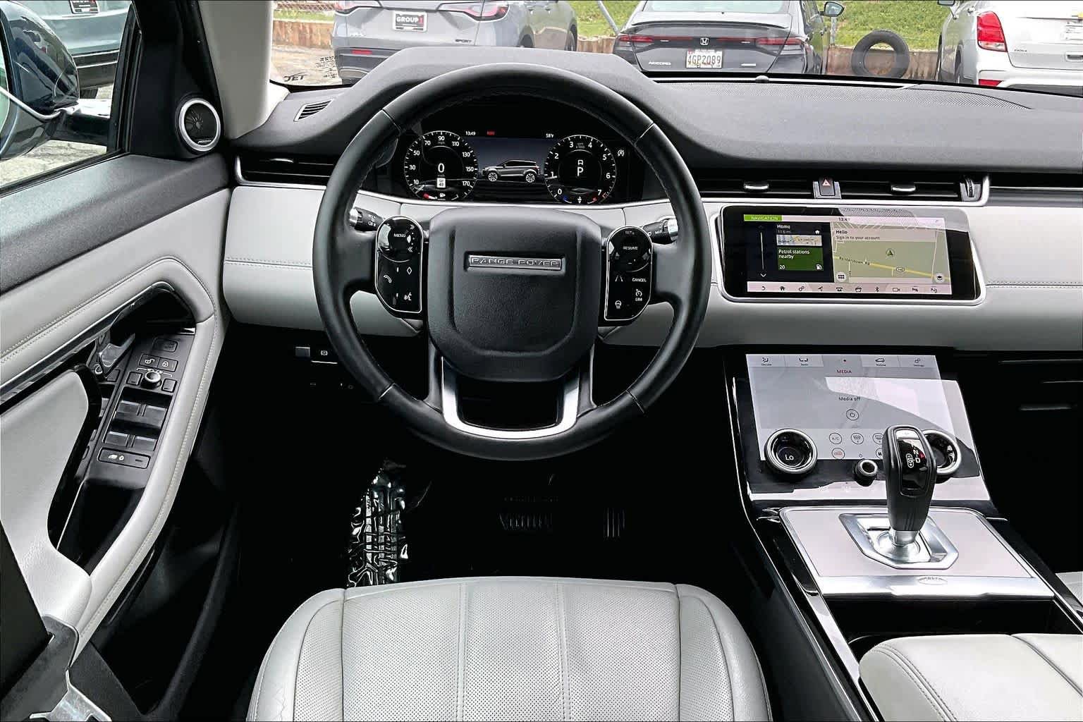 Used 2020 Land Rover Range Rover Evoque SE AWD/4WD image 6