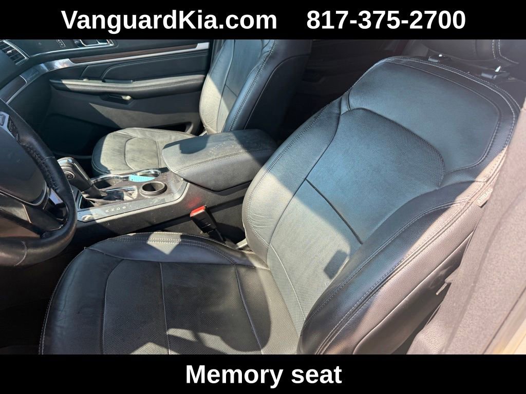 Used 2018 Ford Explorer Limited w/ Equipment Group 301A FWD image 13