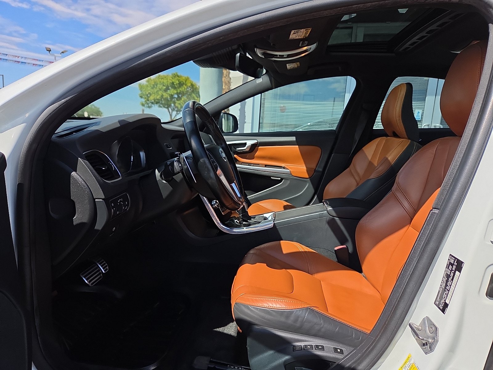 Used 2015 Volvo S60 T6 Platinum FWD image 16