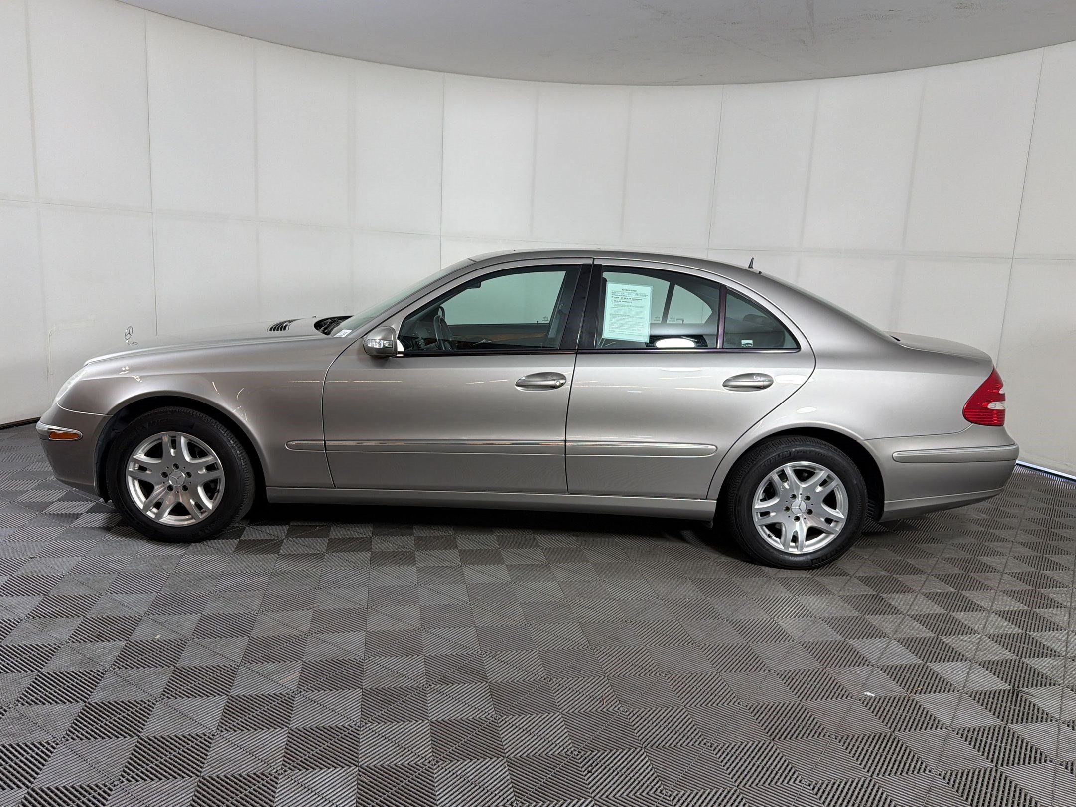 Used 2004 Mercedes-Benz E 320 4MATIC Sedan video 2