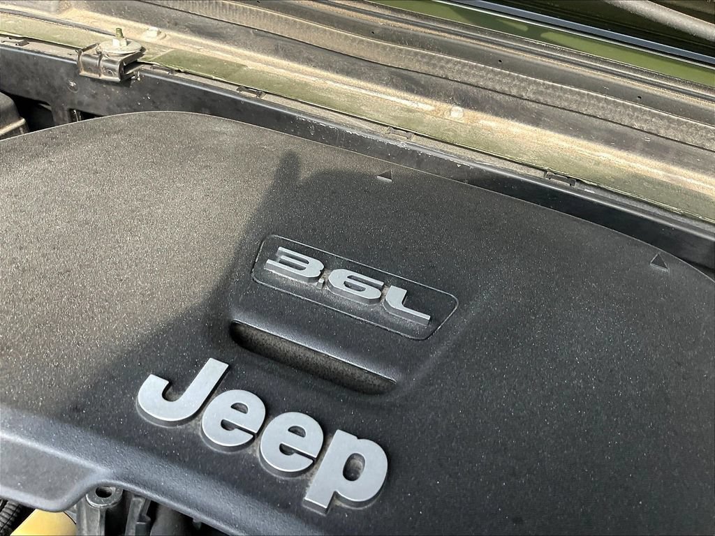 Used 2021 Jeep Wrangler Rubicon w/ Uconnect 4C Nav & Sound Group AWD/4WD image 30