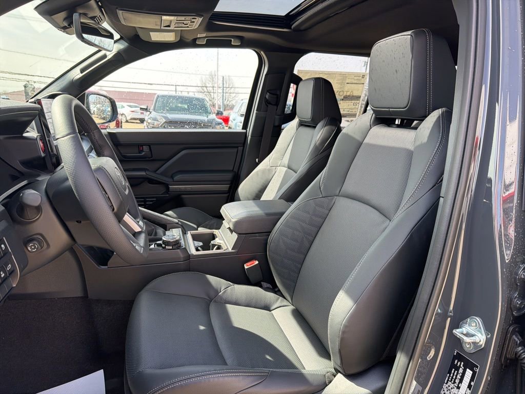New 2025 Toyota 4Runner TRD Off-Road Premium AWD/4WD image 9