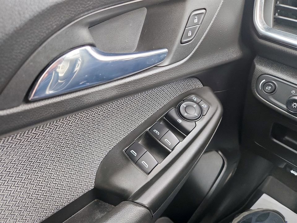 Used 2021 Chevrolet TrailBlazer LT w/ Convenience Package FWD image 22
