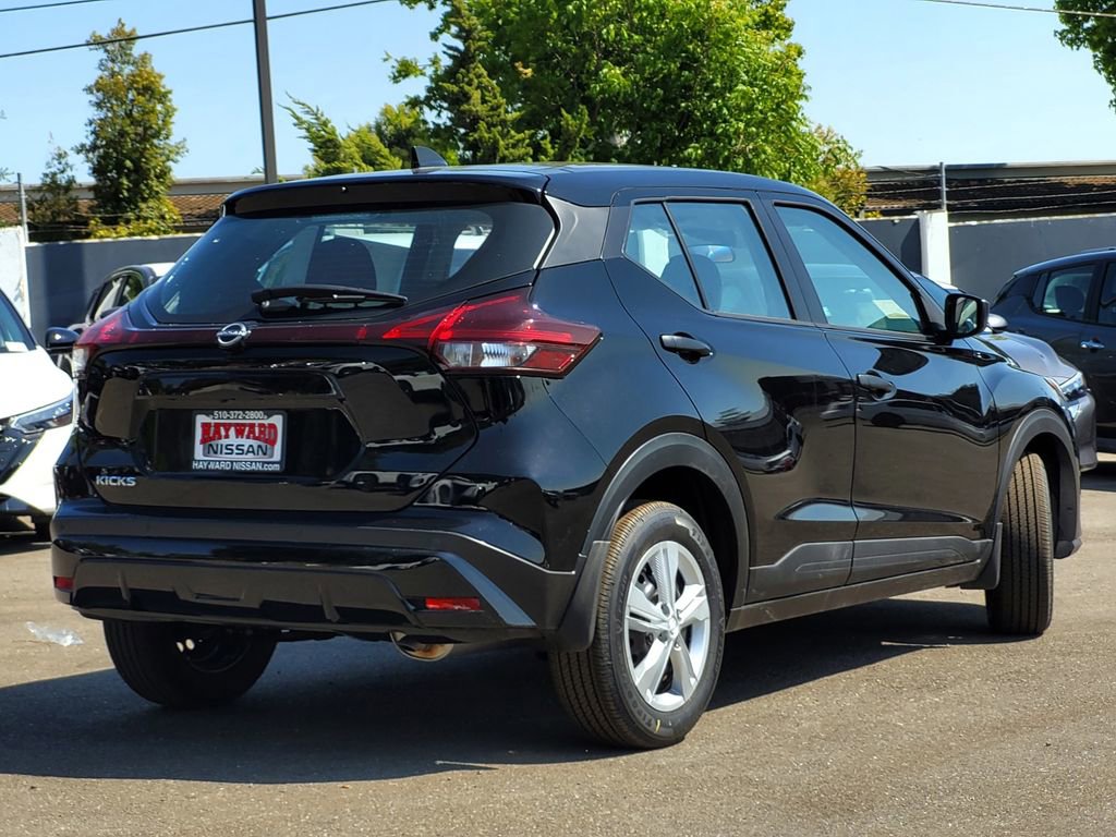 New 2025 Nissan Kicks Play S FWD image 4
