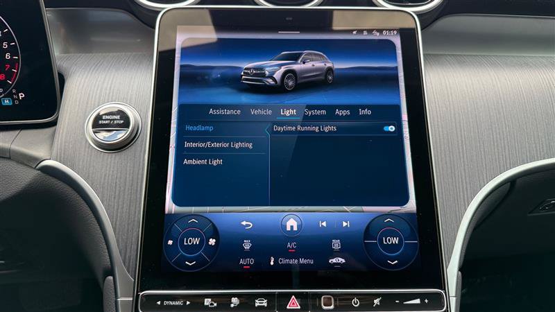 Used 2025 Mercedes-Benz GLC 350e 4MATIC image 29