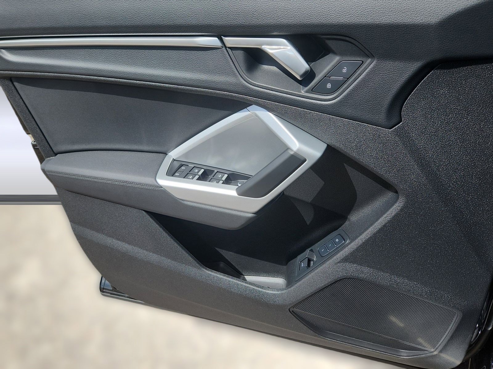 Certified 2025 Audi Q3 2.0T Premium w/ Convenience Package image 17