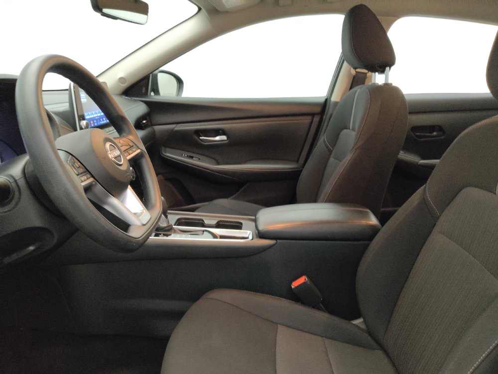 Used 2025 Nissan Sentra SV FWD image 17
