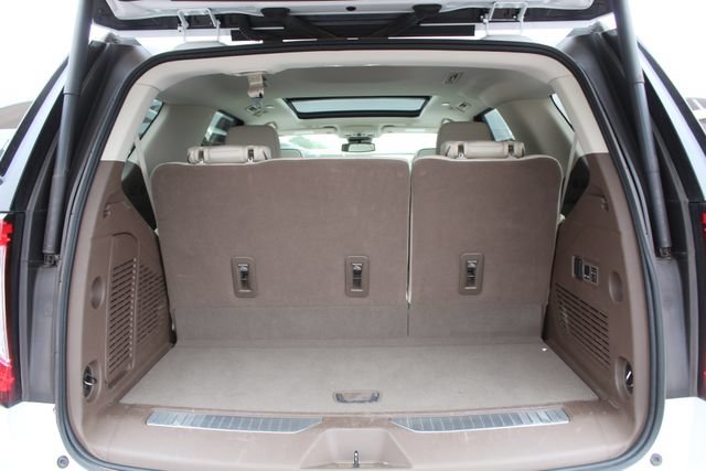 Used 2023 GMC Yukon Denali AWD/4WD image 5