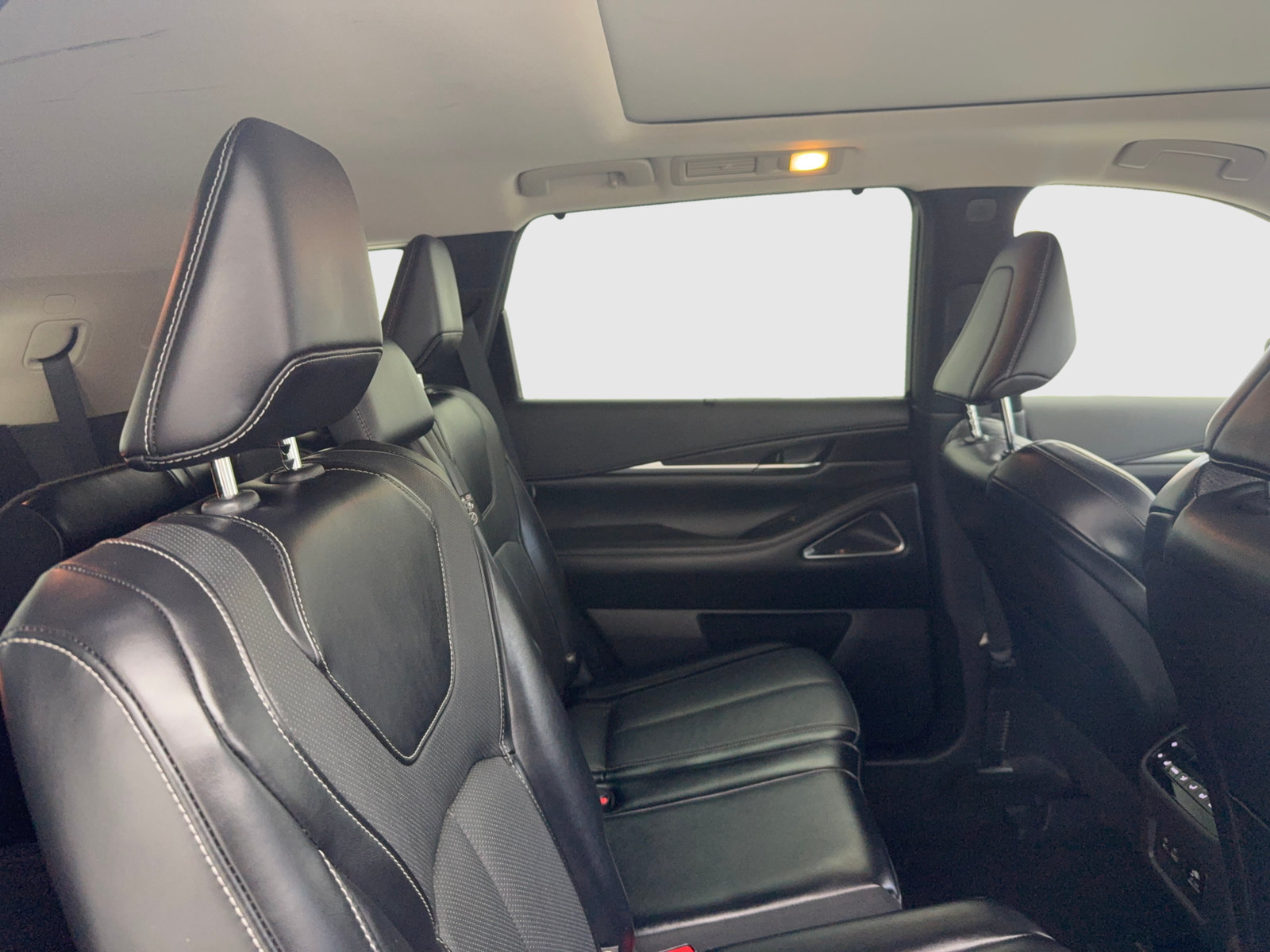 Used 2023 INFINITI QX60 Sensory w/ Vision Package FWD image 45