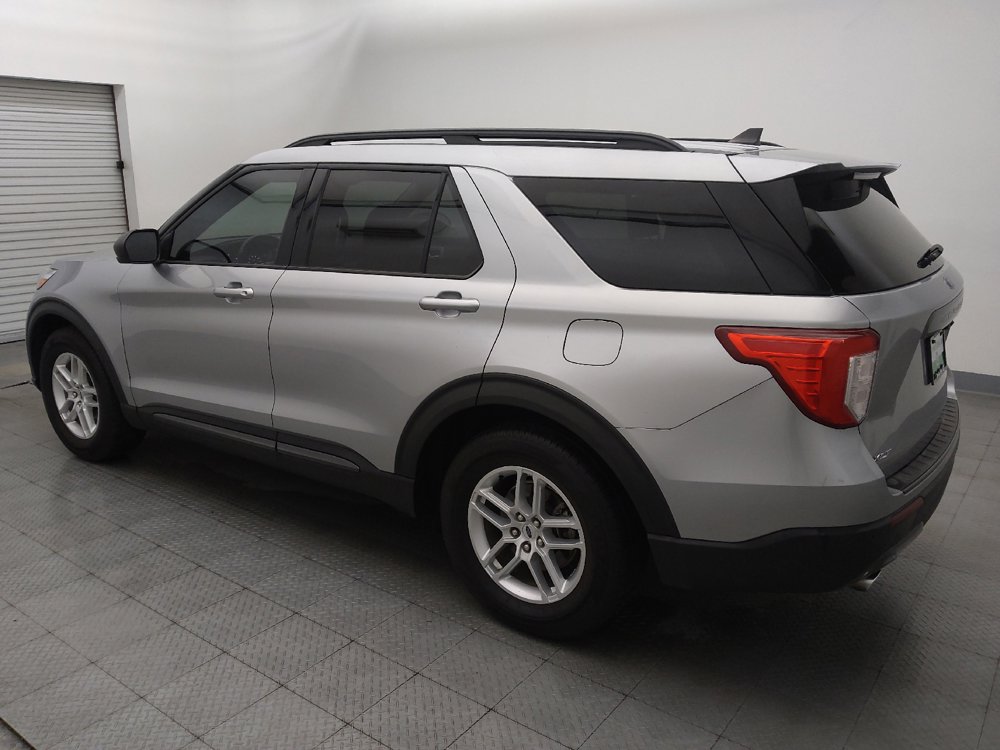 Used 2021 Ford Explorer XLT w/ Equipment Group 202A RWD image 3