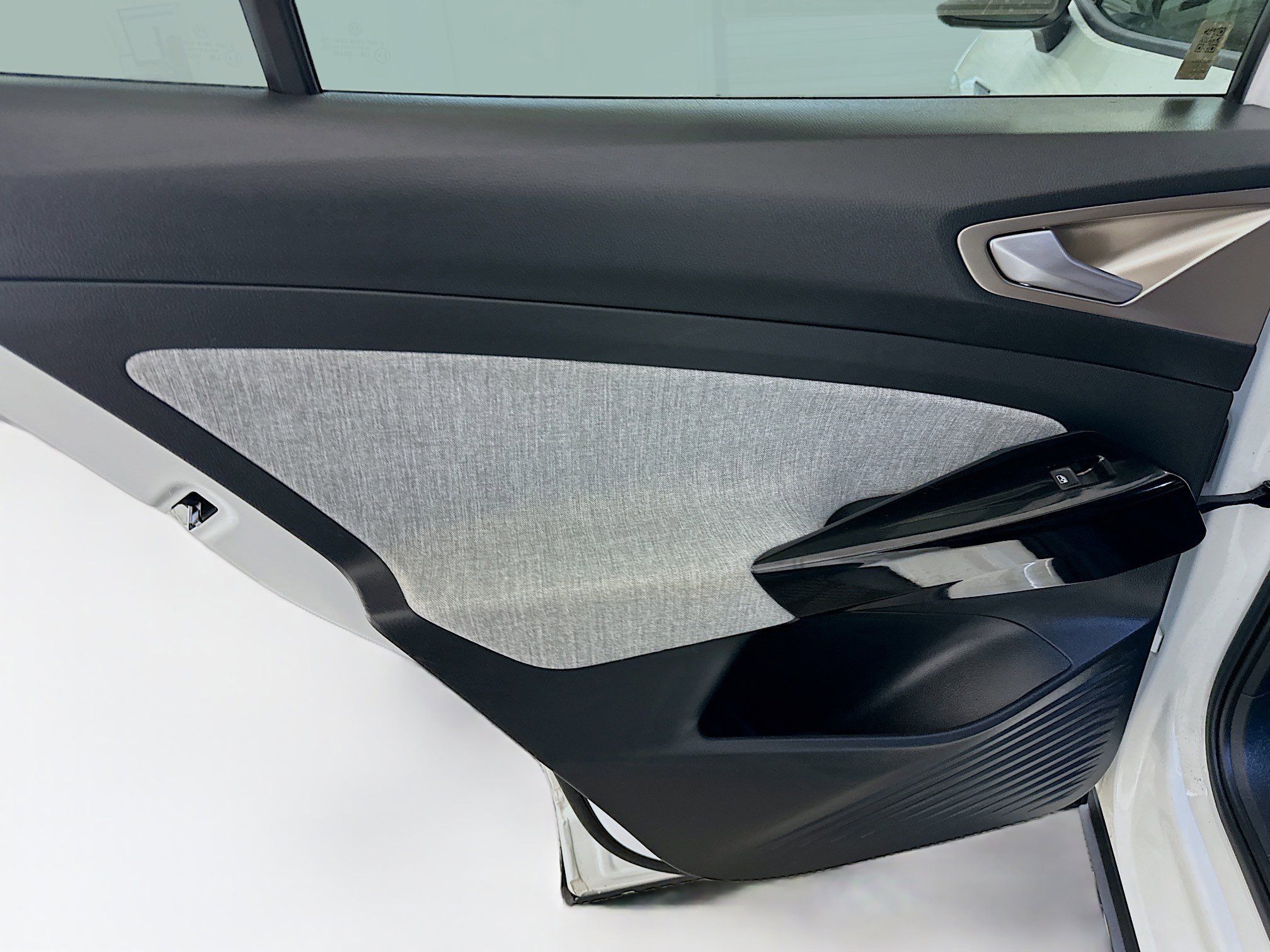 Used 2023 Volkswagen ID.4 Pro image 27