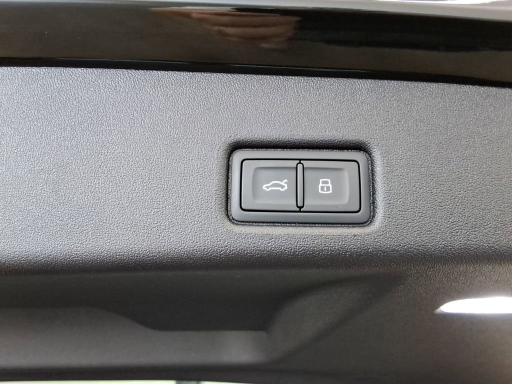 New 2025 Audi Q5 Premium Plus image 22