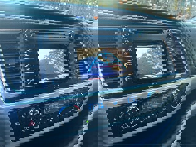 Used 2014 Toyota Highlander Plus image 17