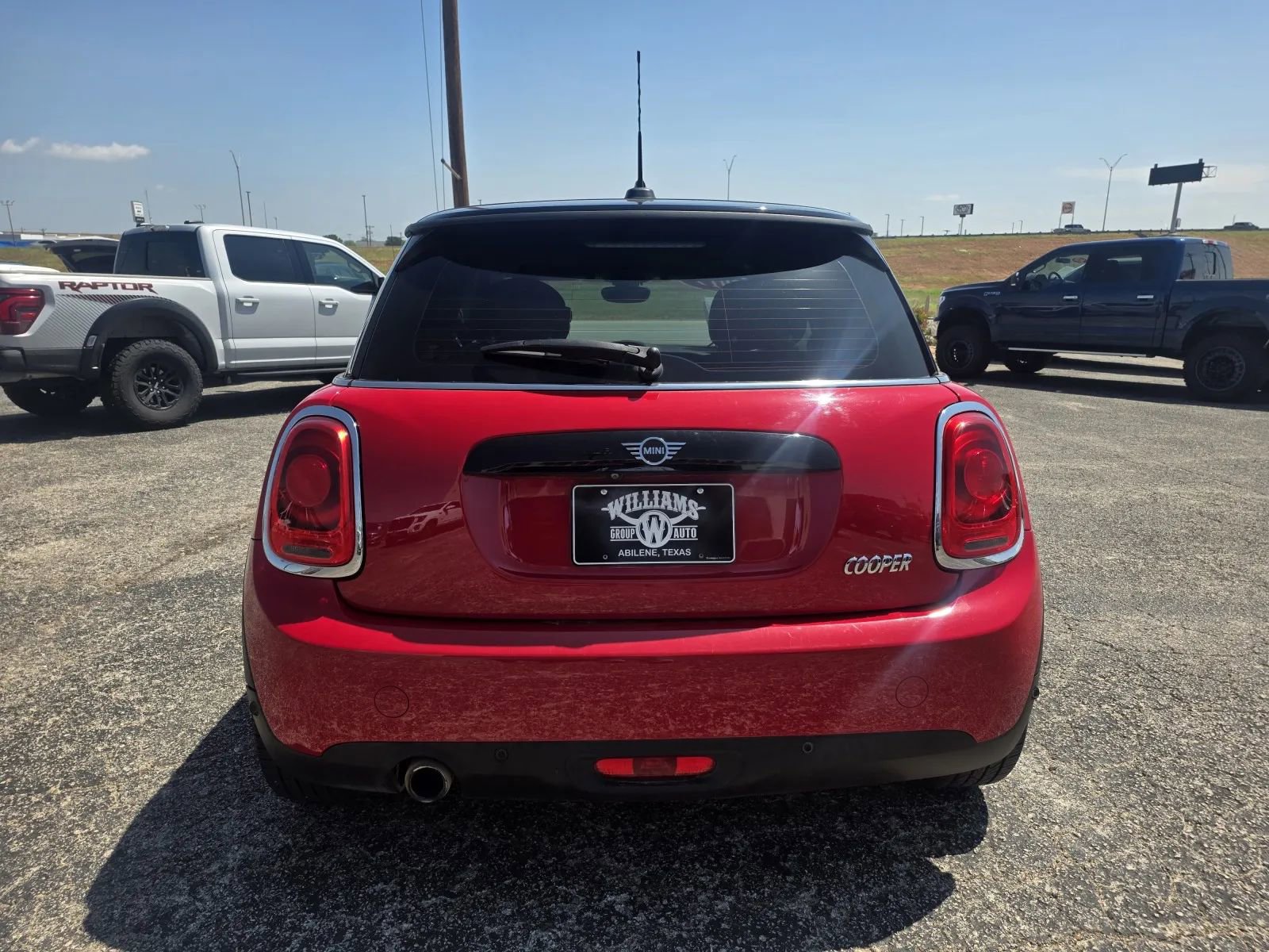 Used 2019 MINI Cooper 2-Door Hardtop image 6