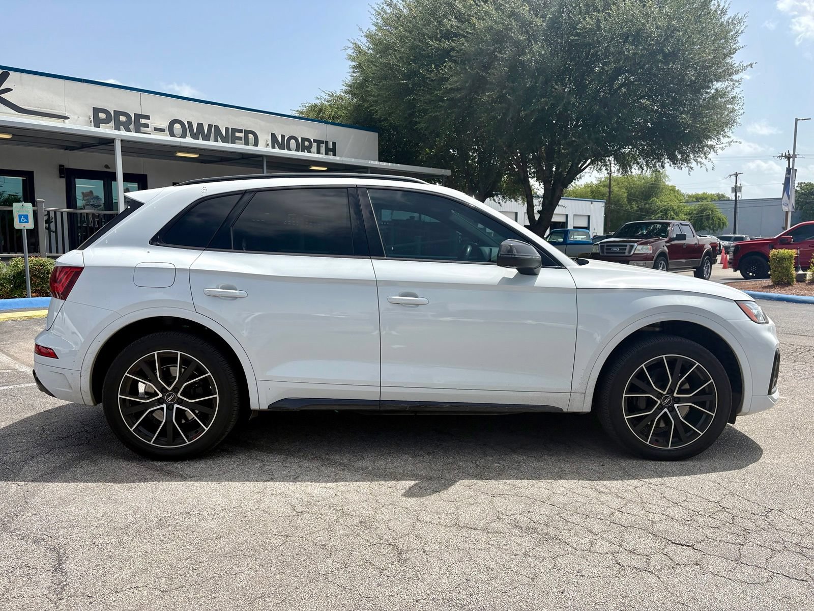 Used 2021 Audi SQ5 Premium Plus w/ Premium Plus Package AWD/4WD image 2