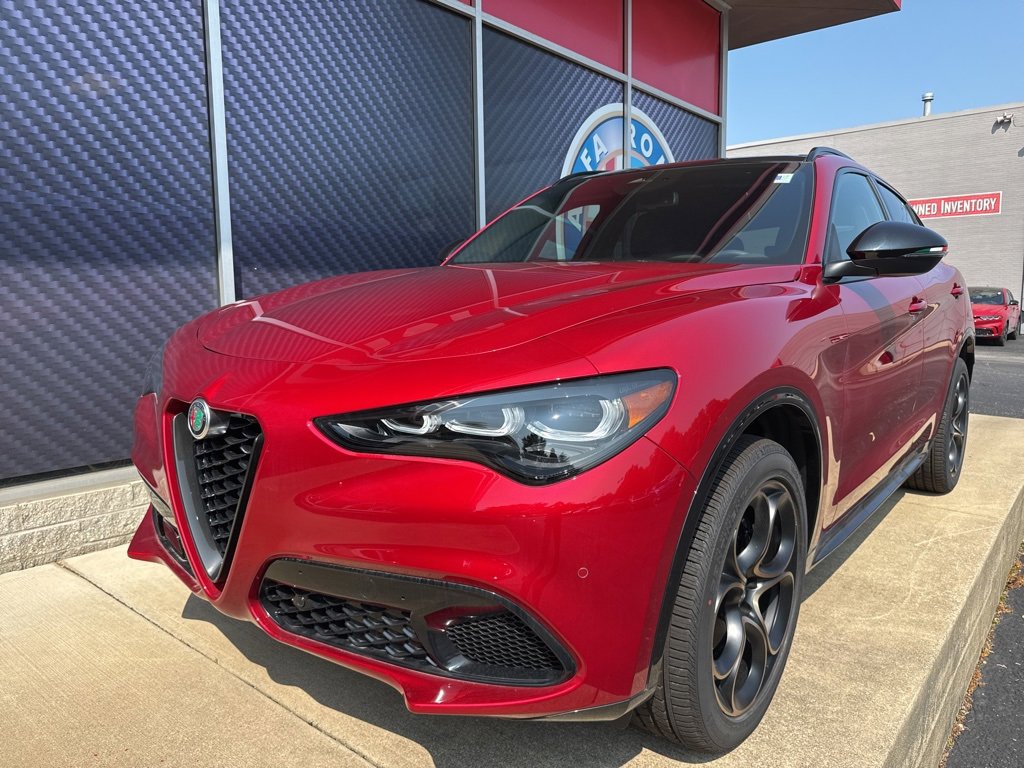 New 2025 Alfa Romeo Stelvio Sprint image 10