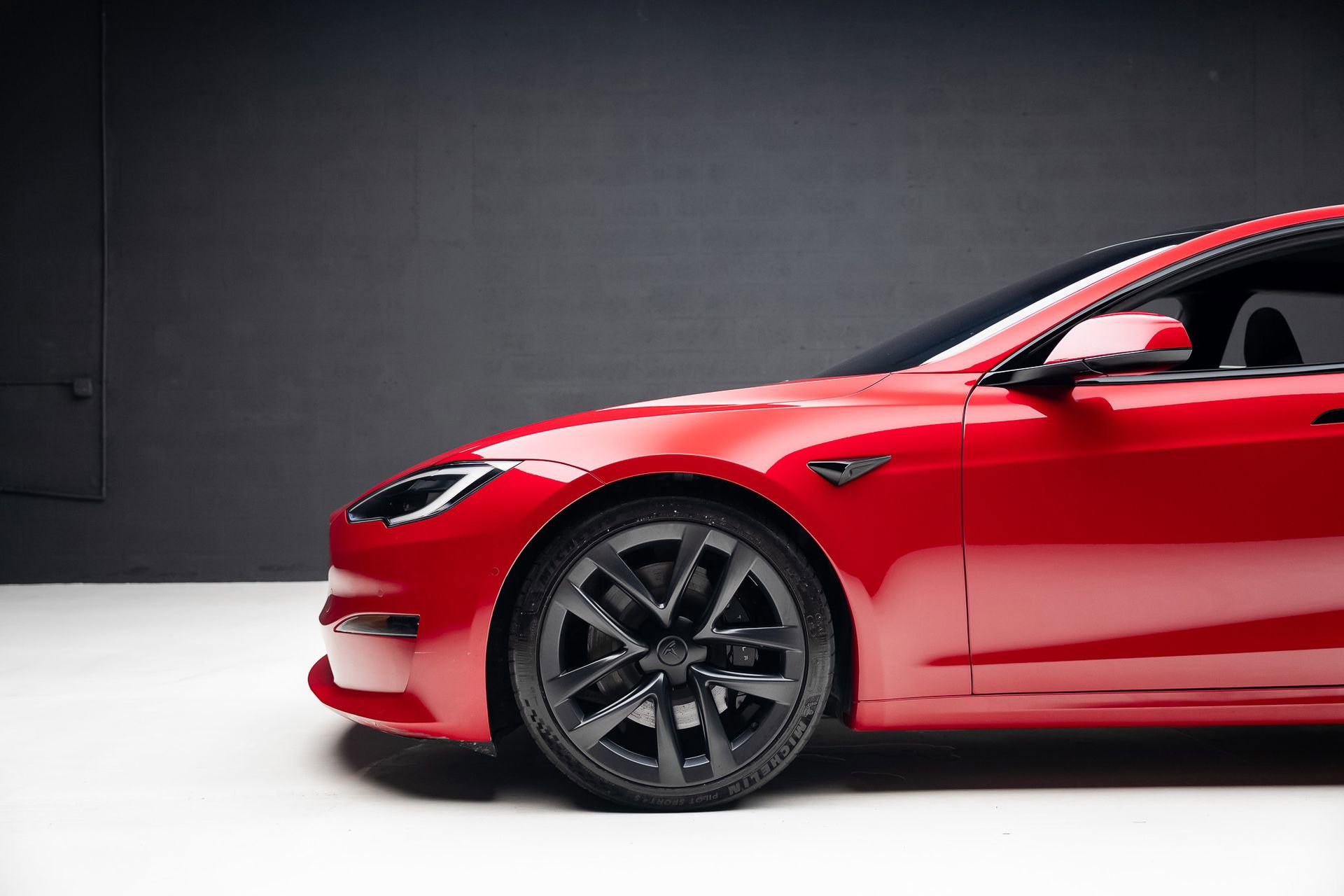 Used 2022 Tesla Model S Plaid image 18