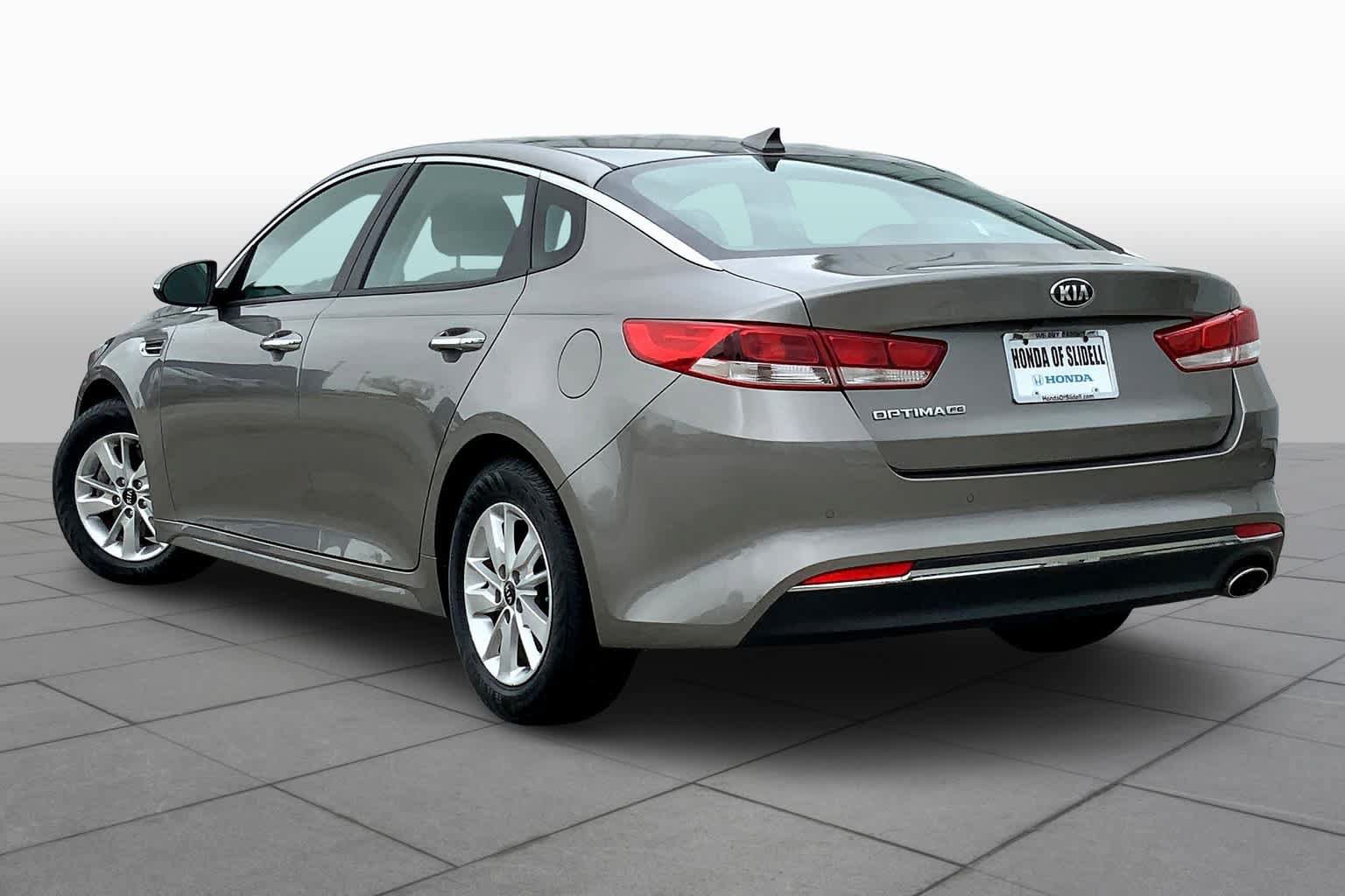 Used 2018 Kia Optima LX FWD image 12
