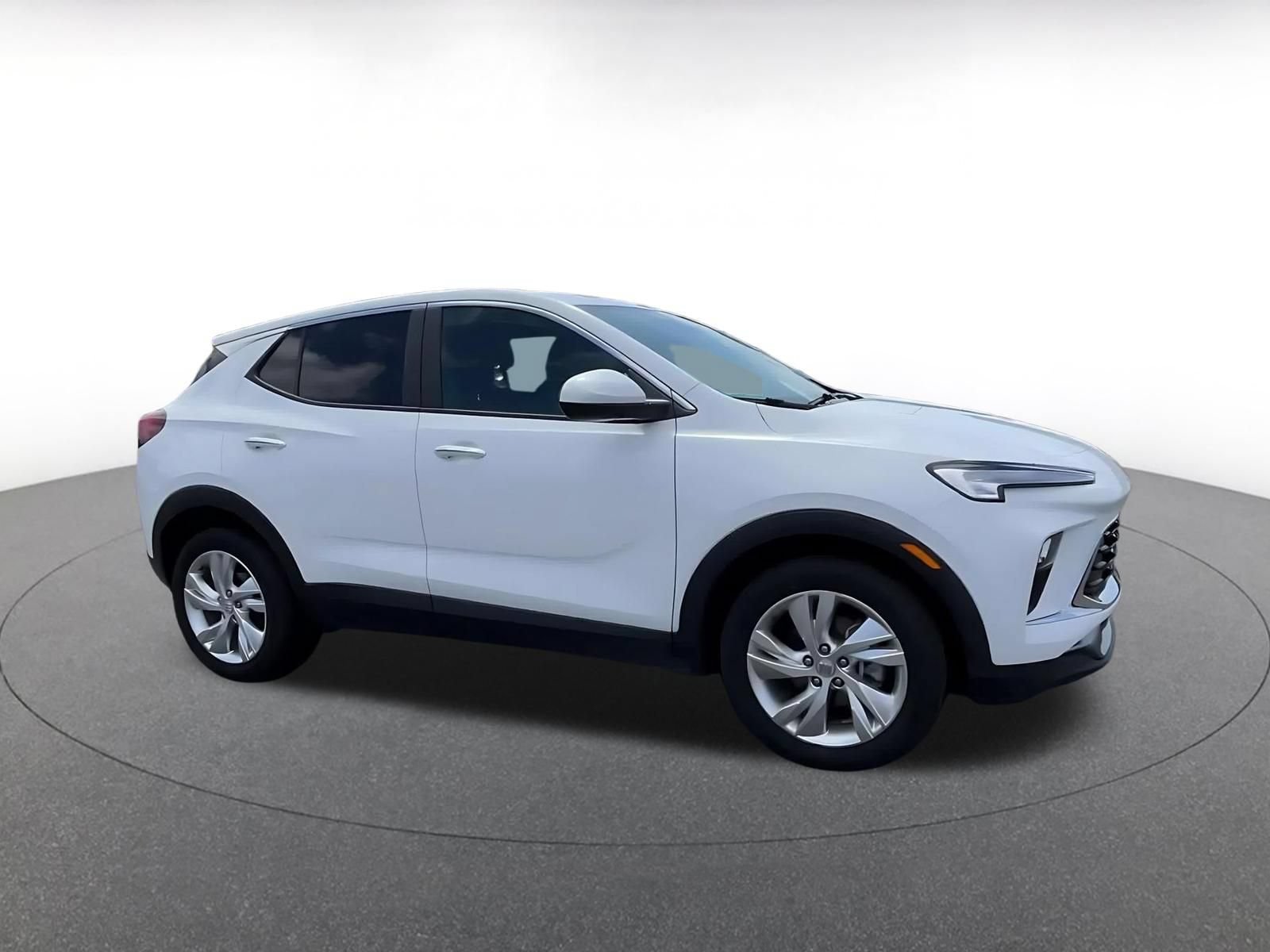 Used 2025 Buick Encore GX Preferred FWD image 2
