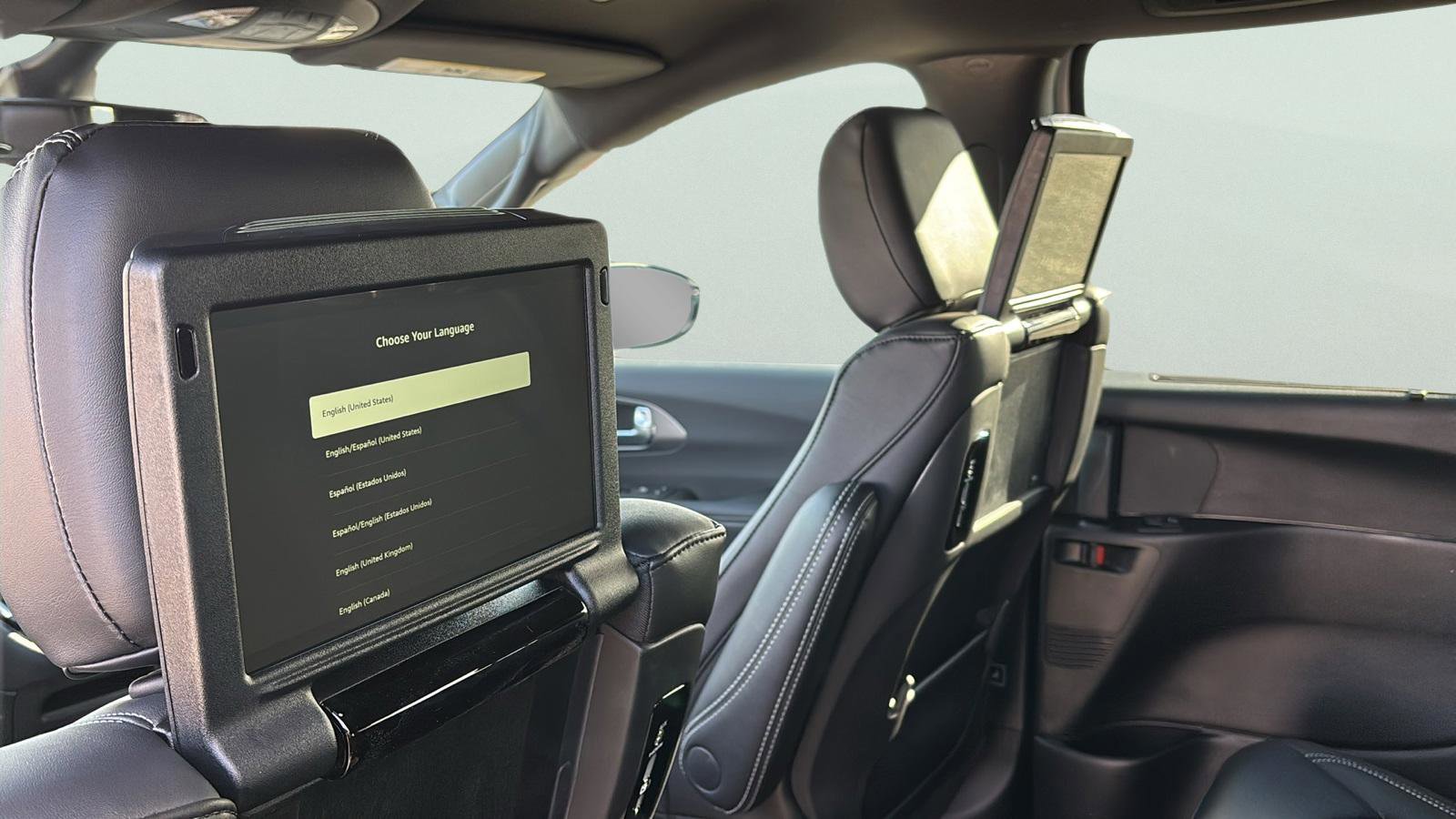 New 2026 Chrysler Pacifica Select image 28