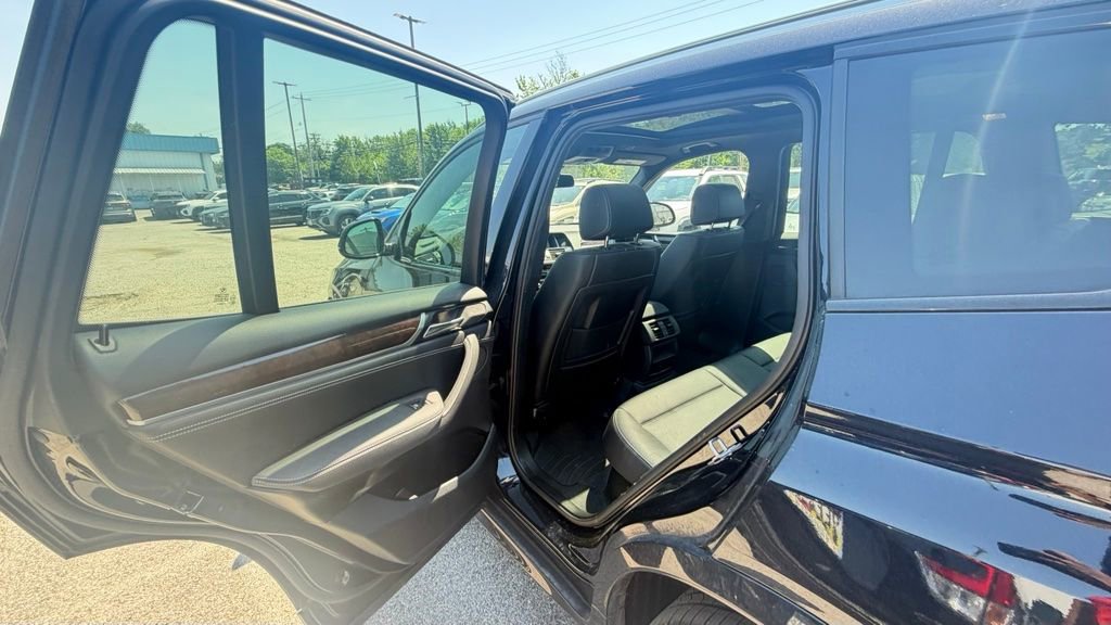Used 2017 BMW X3 xDrive28i AWD/4WD image 19