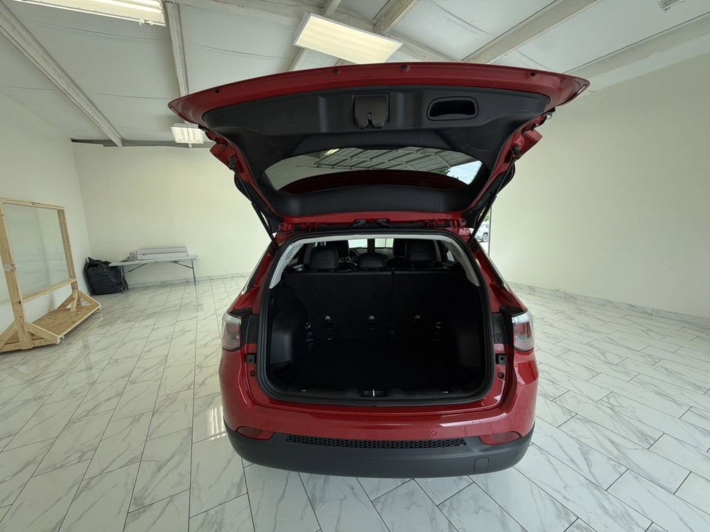 Used 2019 Jeep Compass Latitude w/ Cold Weather Group FWD image 27