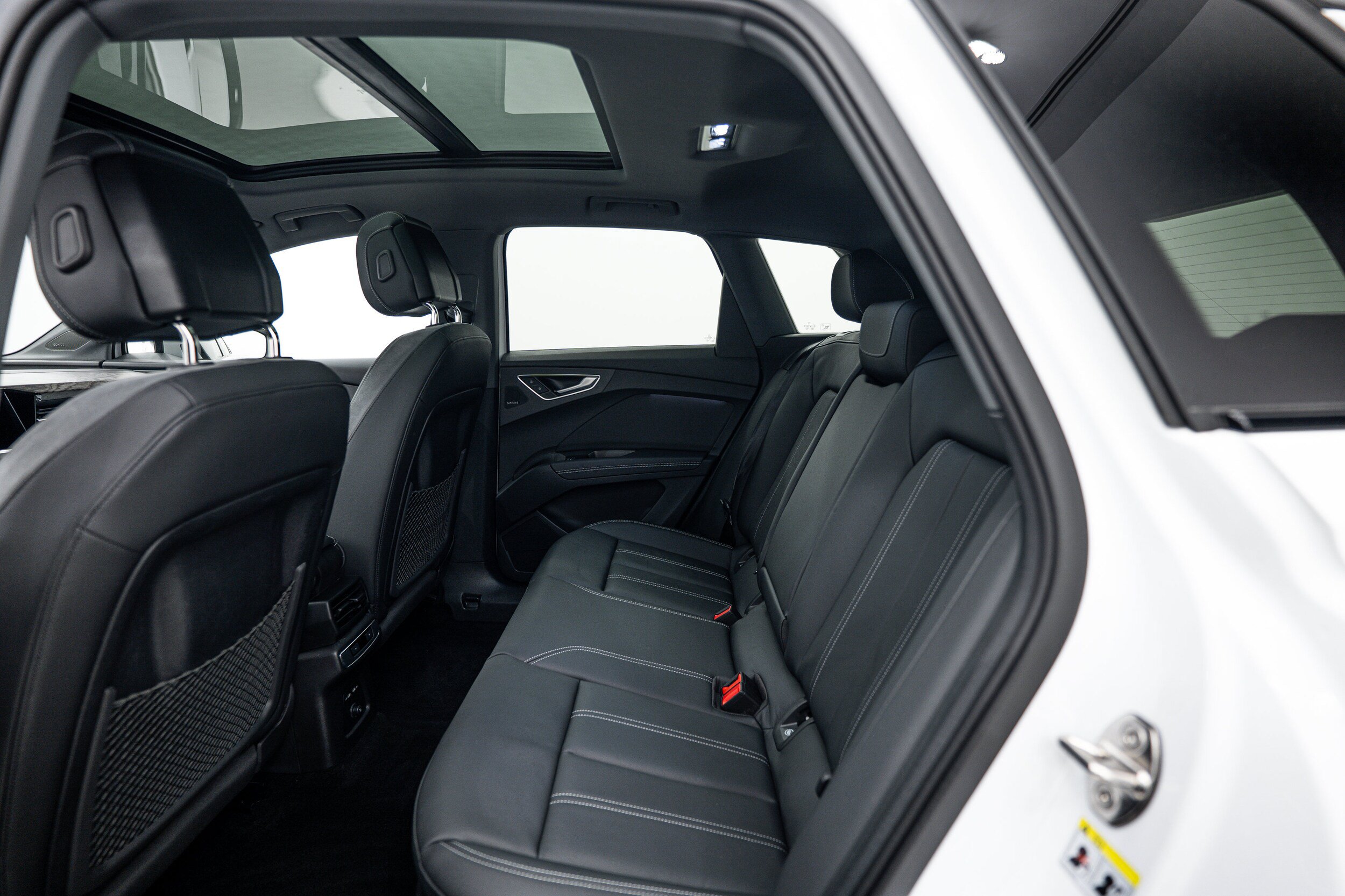 Used 2025 Audi Q4 e-tron Premium Plus w/ Premium Plus AWD/4WD image 19