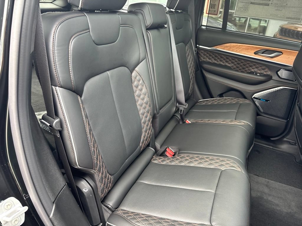 New 2027 Jeep Grand Cherokee Summit AWD/4WD image 23