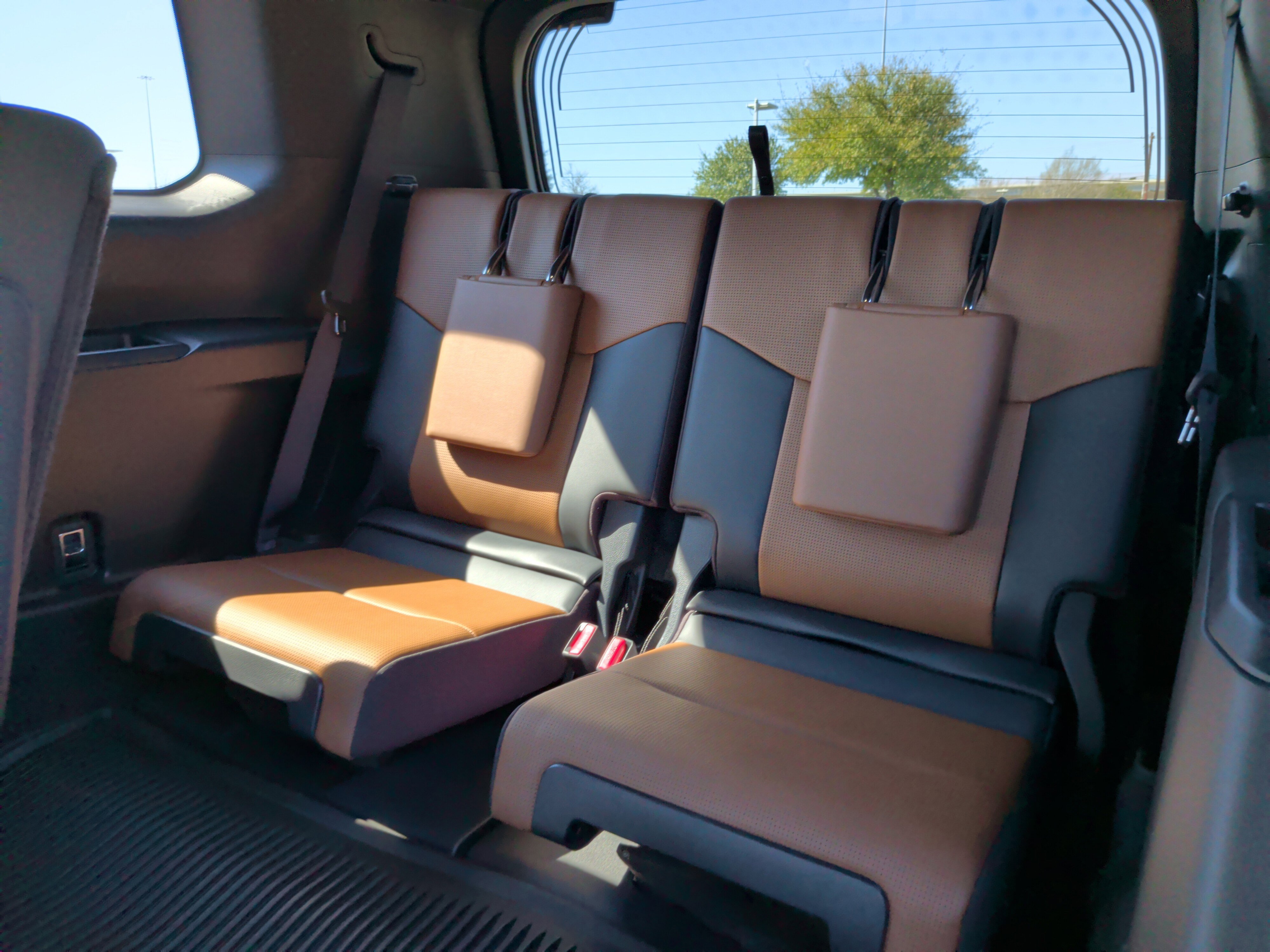 Used 2026 Lexus GX 550 w/ Accessory Package (2T) image 37