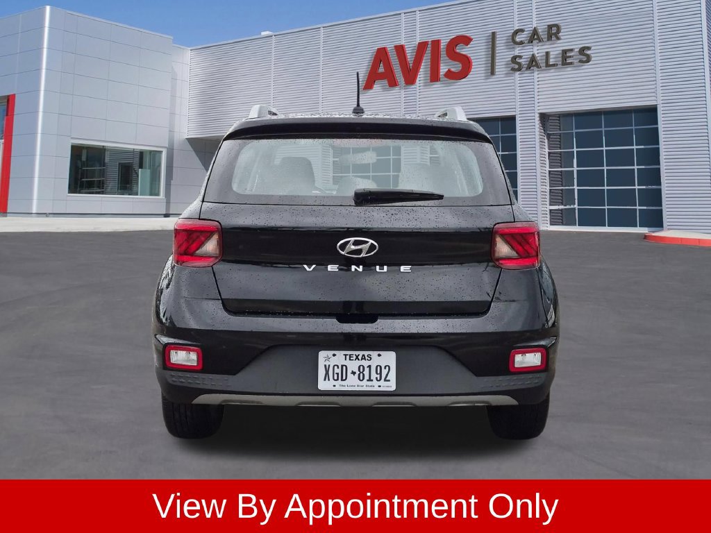 Used 2026 Hyundai Venue SEL FWD image 6