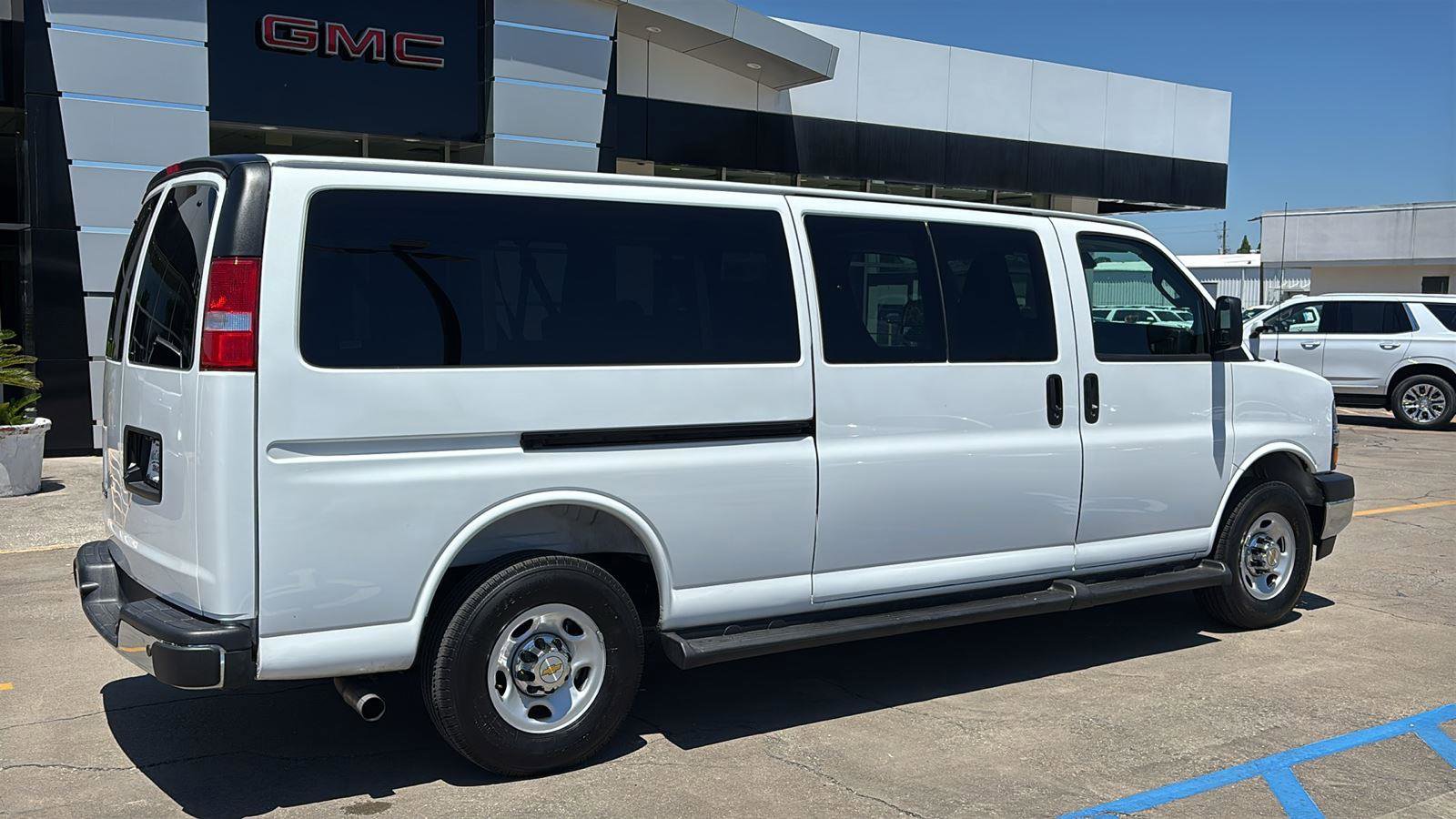 Certified 2025 Chevrolet Express 3500 LT w/ LT Preferred Equipment Group RWD image 7