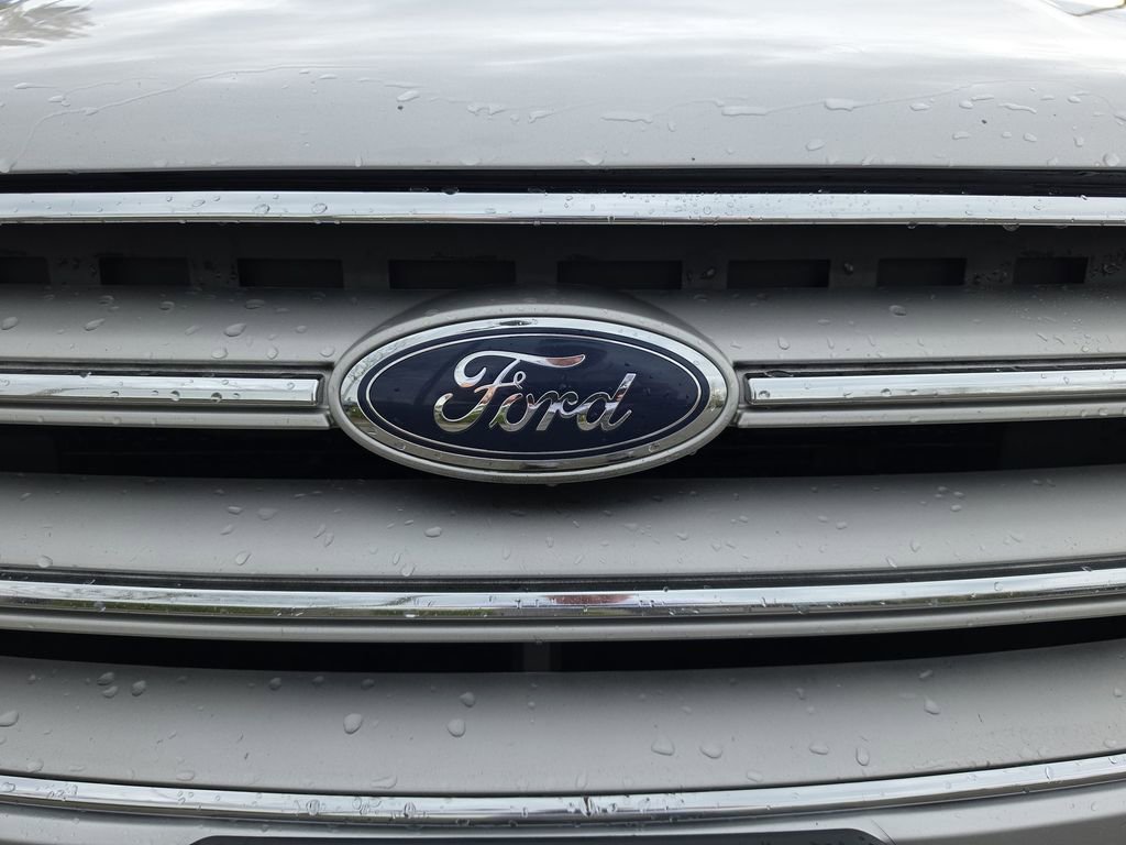 Used 2019 Ford Escape Titanium image 33