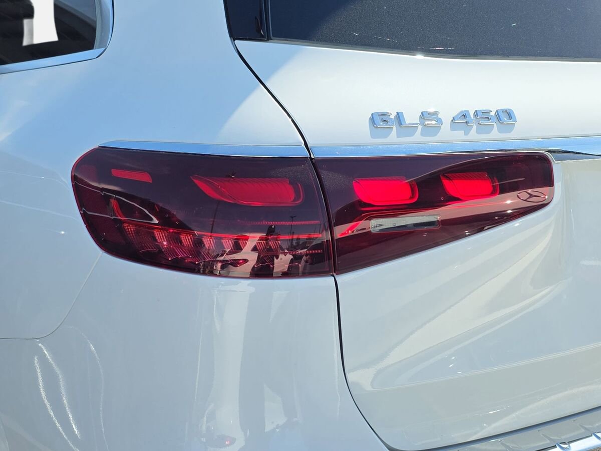 New 2026 Mercedes-Benz GLS 450 4MATIC image 32