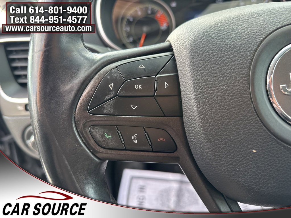 Used 2019 Jeep Cherokee Trailhawk image 24