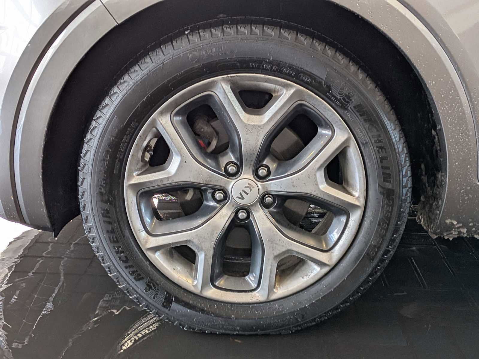 Used 2018 Kia Sorento SX image 12