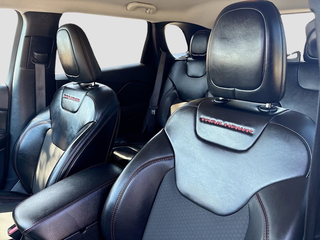 Used 2021 Jeep Cherokee Trailhawk image 20