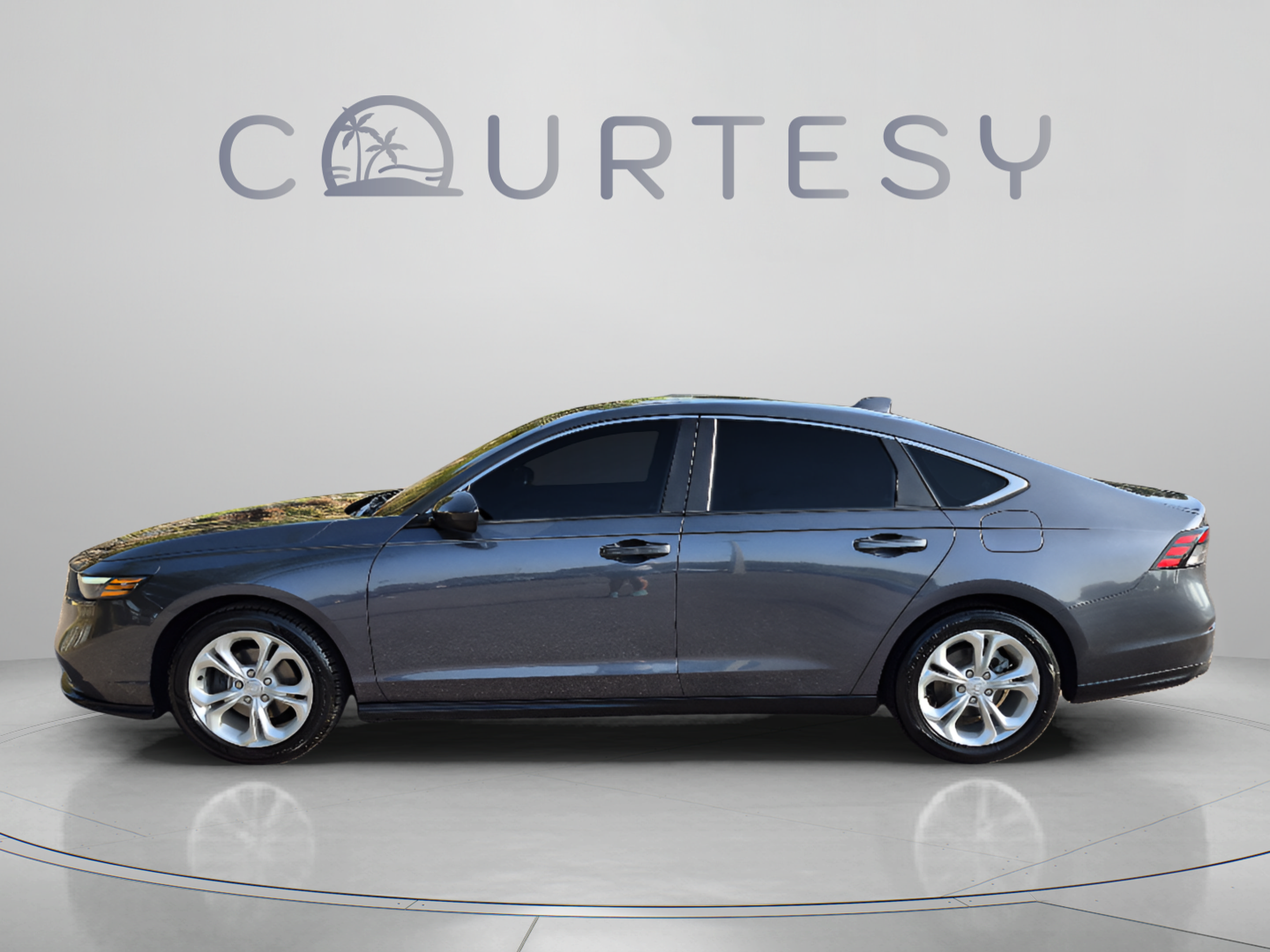 Used 2023 Honda Accord LX image 2