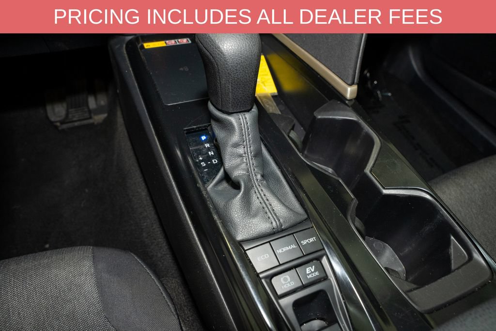 Used 2025 Toyota Camry LE FWD image 15