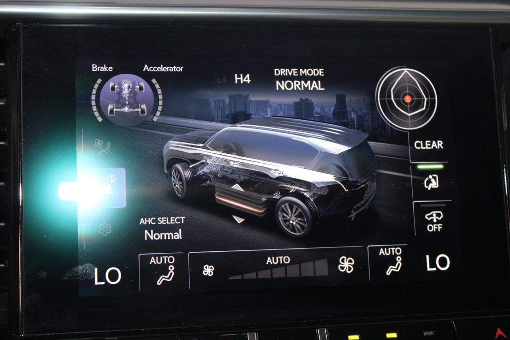 Used 2024 Lexus LX 600 4WD w/ Luxury Package image 49