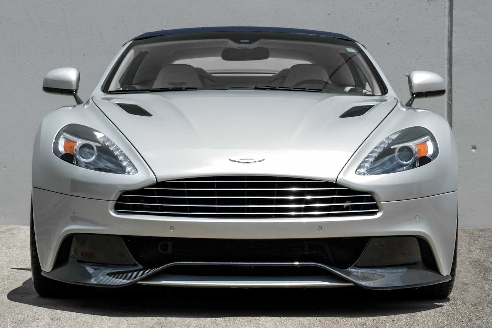 Used 2016 Aston Martin Vanquish Volante RWD image 7